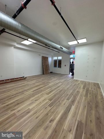 4250 LANCASTER AVE, Philadelphia, PA 19104