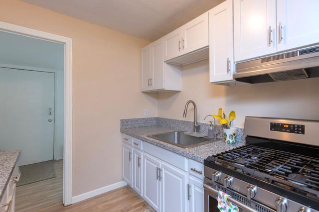 6397 W Clinton Avenue, Fresno, CA 93723