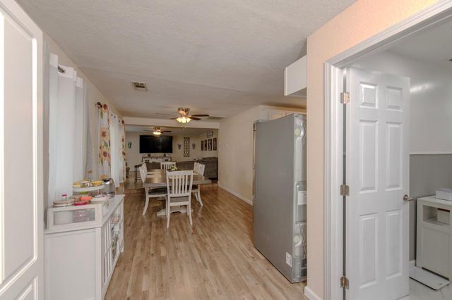 6397 W Clinton Avenue, Fresno, CA 93723
