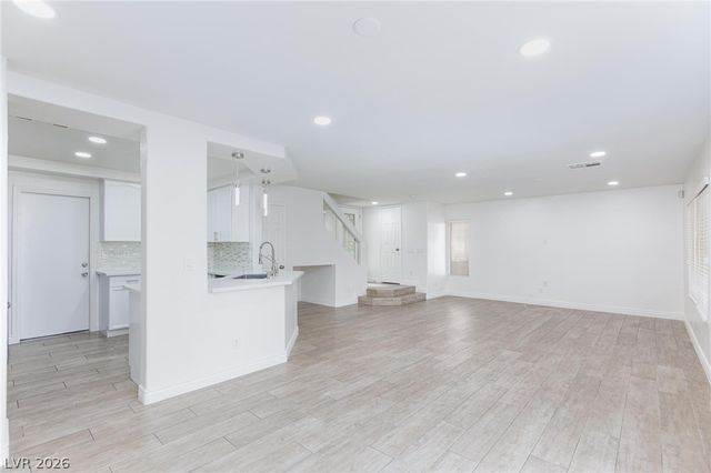 8478 Prince Of Tides Court, Las Vegas, NV 89113