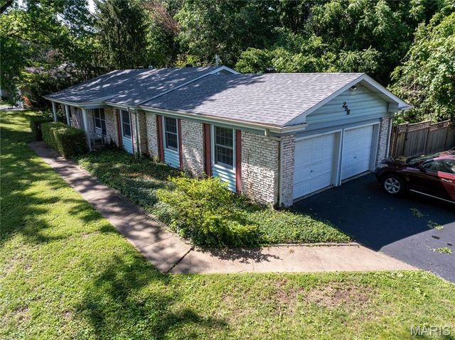 258 Ridge Trail Drive, Chesterfield, MO 63017