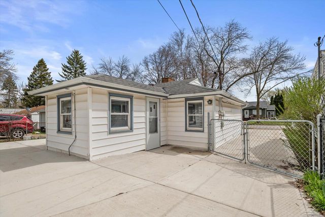 2721 S 50th STREET, Milwaukee, WI 53219