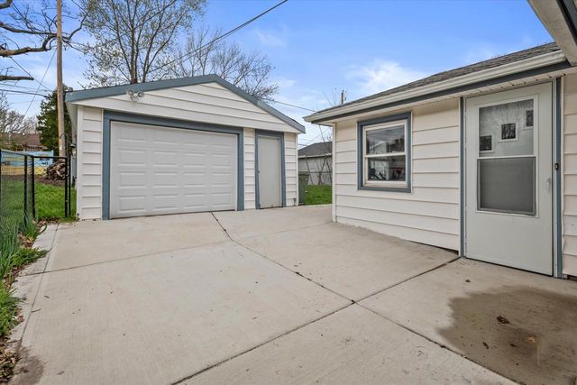 2721 S 50th STREET, Milwaukee, WI 53219