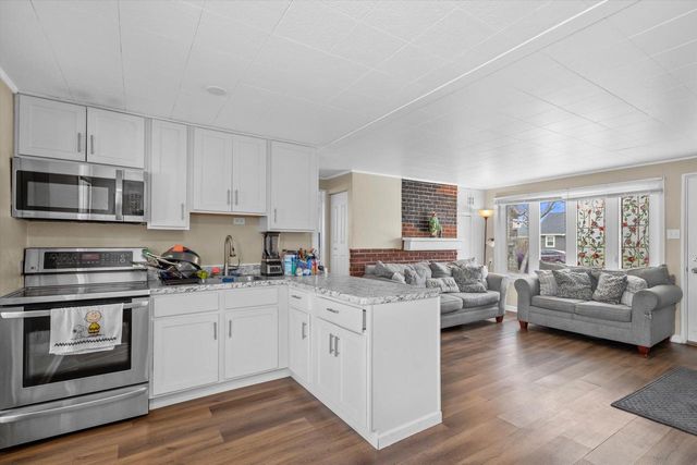 2721 S 50th STREET, Milwaukee, WI 53219