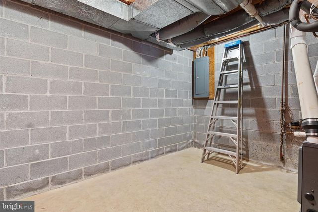 7239 SUPINLICK RIDGE RD, Mount Jackson, VA 22842