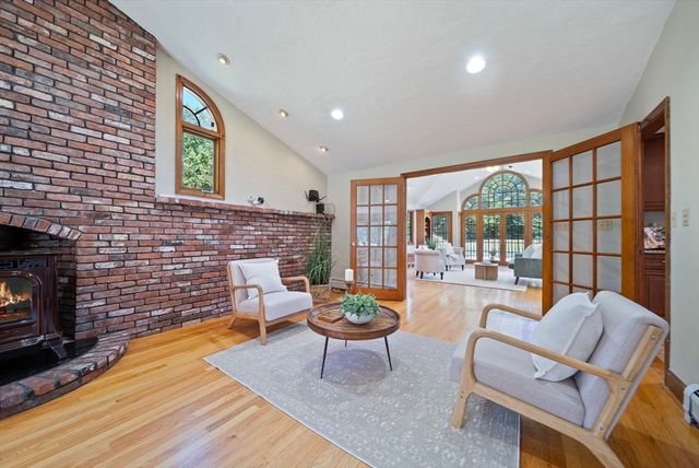 21 Cranberry Street, Pepperell, MA 01463