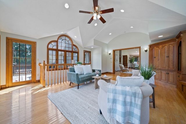 21 Cranberry Street, Pepperell, MA 01463