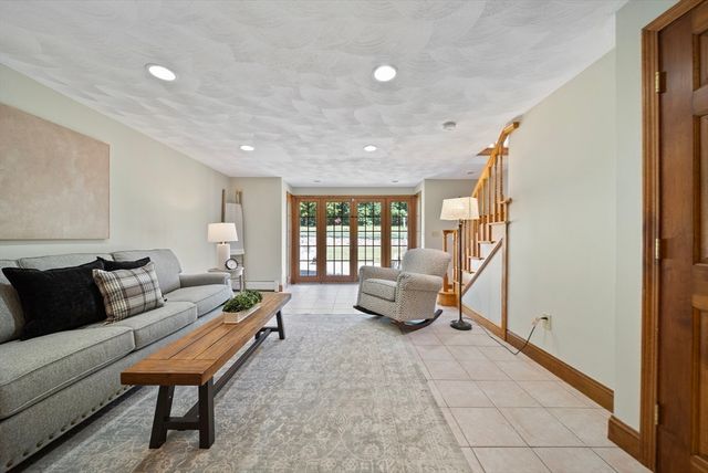 21 Cranberry Street, Pepperell, MA 01463