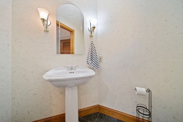 21 Cranberry Street, Pepperell, MA 01463