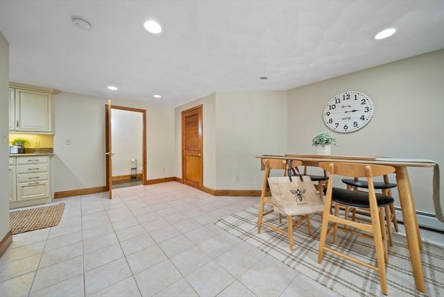 21 Cranberry Street, Pepperell, MA 01463