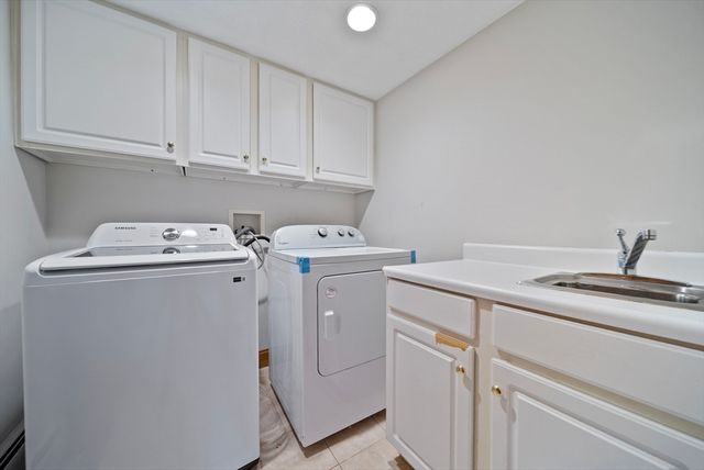 21 Cranberry Street, Pepperell, MA 01463