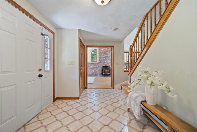 21 Cranberry Street, Pepperell, MA 01463