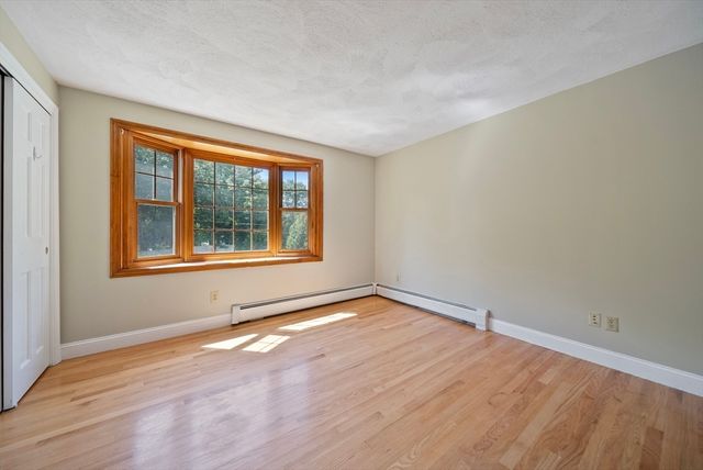 21 Cranberry Street, Pepperell, MA 01463