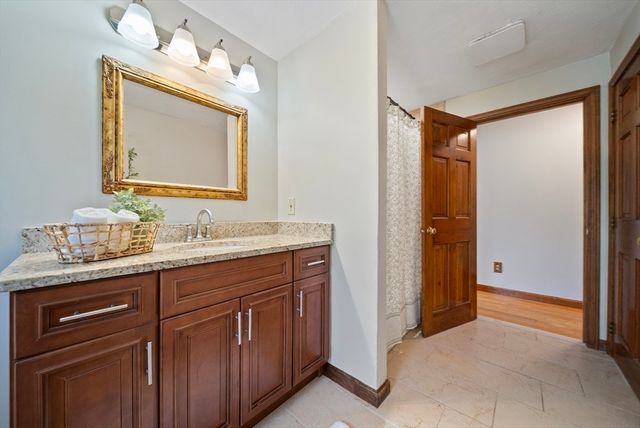 21 Cranberry Street, Pepperell, MA 01463