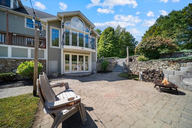 21 Cranberry Street, Pepperell, MA 01463
