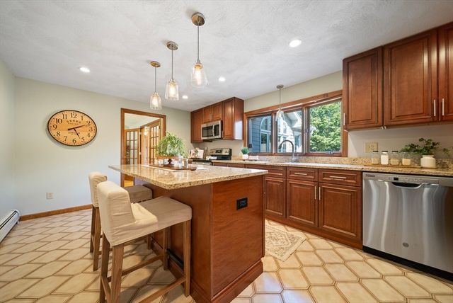 21 Cranberry Street, Pepperell, MA 01463