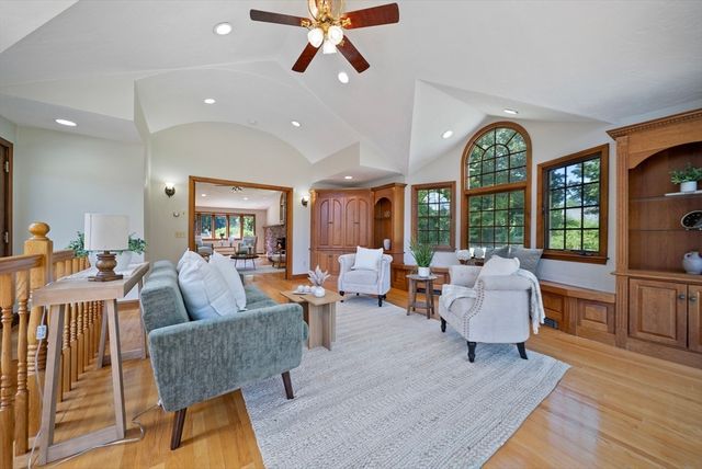 21 Cranberry Street, Pepperell, MA 01463