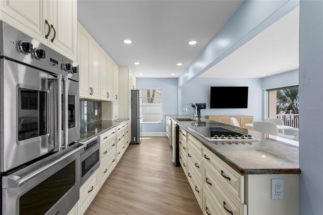 2970 68TH AVENUE S, St Petersburg, FL 33712