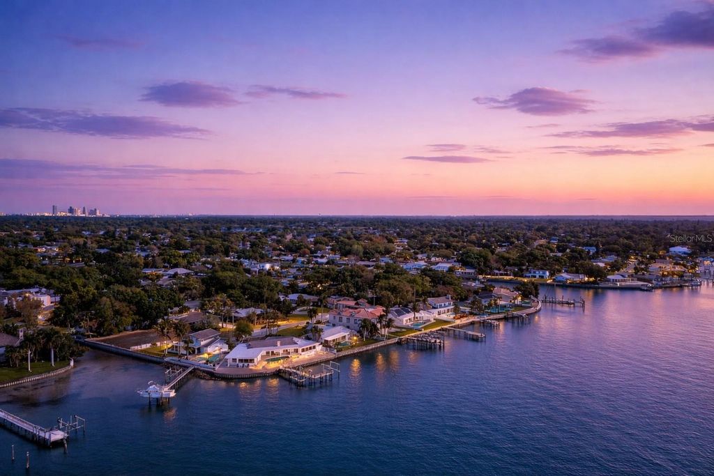 Image 1 of property listing at 2970 68TH AVENUE S, St Petersburg, FL 33712