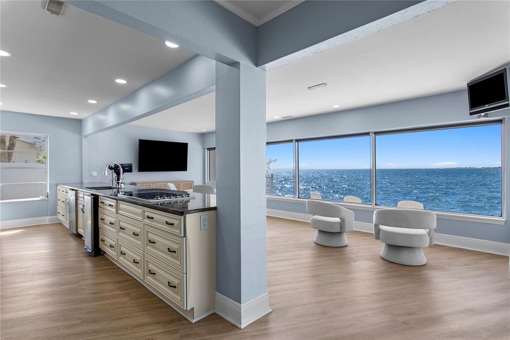 Image 17 of property listing at 2970 68TH AVENUE S, St Petersburg, FL 33712