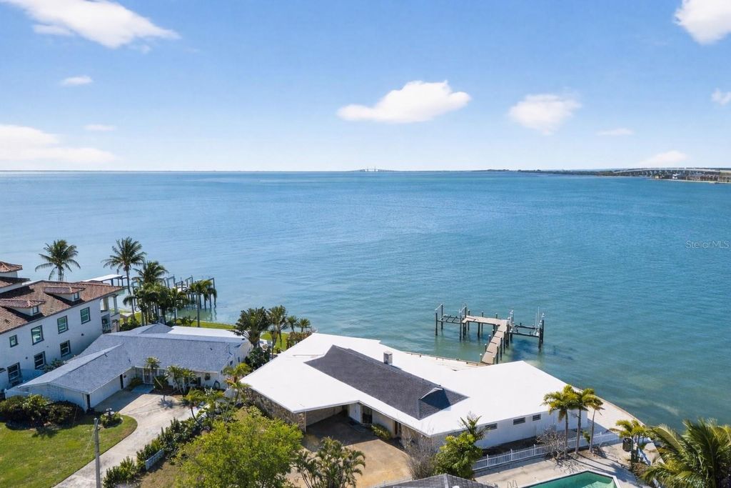 Image 33 of property listing at 2970 68TH AVENUE S, St Petersburg, FL 33712