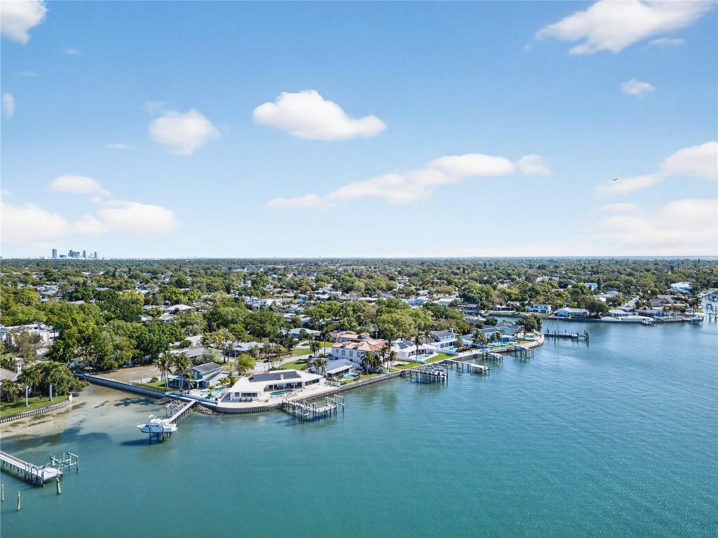 Image 34 of property listing at 2970 68TH AVENUE S, St Petersburg, FL 33712