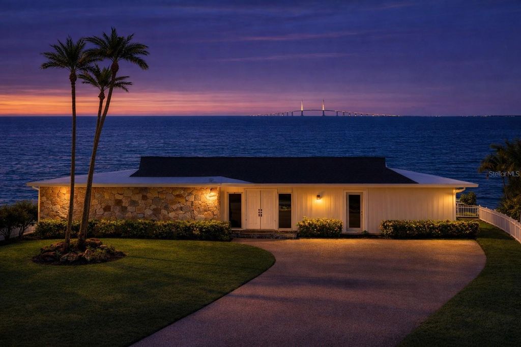 Image 38 of property listing at 2970 68TH AVENUE S, St Petersburg, FL 33712