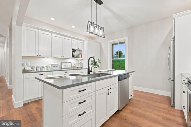412 CEDAR HILL LN, Bentonville, VA 22610