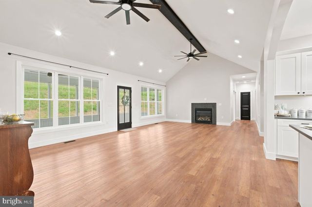 412 CEDAR HILL LN, Bentonville, VA 22610