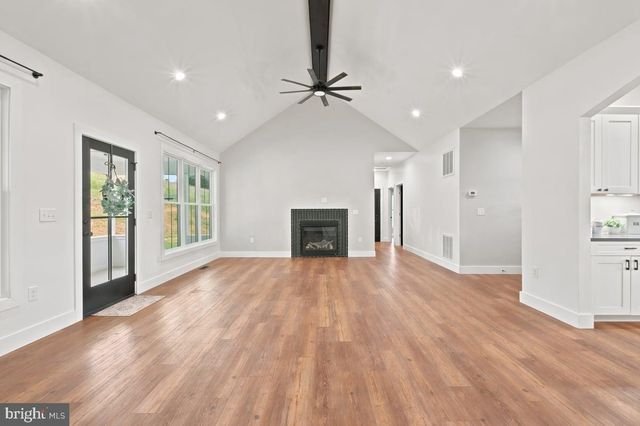412 CEDAR HILL LN, Bentonville, VA 22610