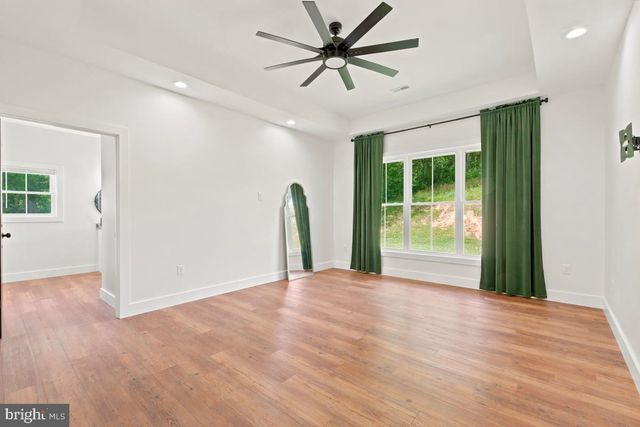 412 CEDAR HILL LN, Bentonville, VA 22610