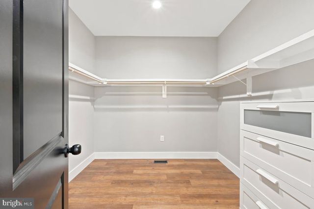 412 CEDAR HILL LN, Bentonville, VA 22610