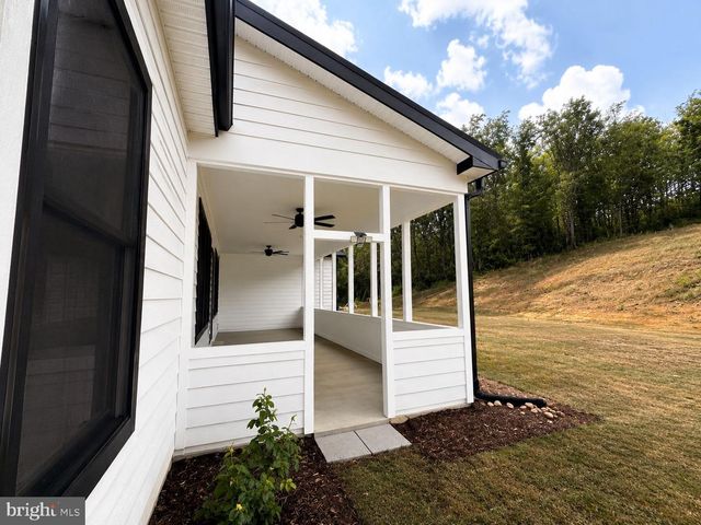 412 CEDAR HILL LN, Bentonville, VA 22610