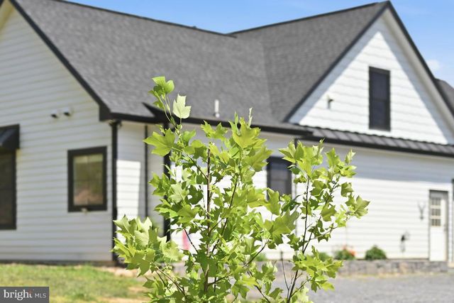 412 CEDAR HILL LN, Bentonville, VA 22610