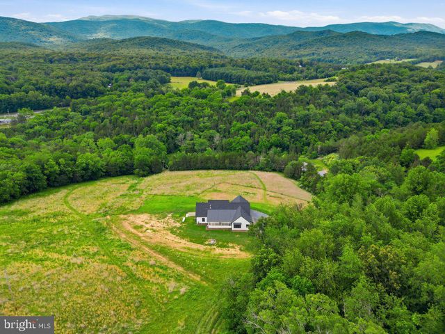 412 CEDAR HILL LN, Bentonville, VA 22610