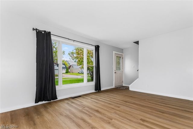 29070 W Willowick Drive, Willowick, OH 44095