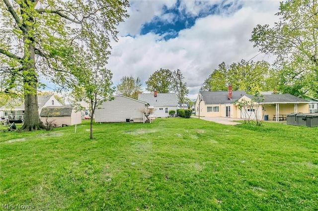 29070 W Willowick Drive, Willowick, OH 44095