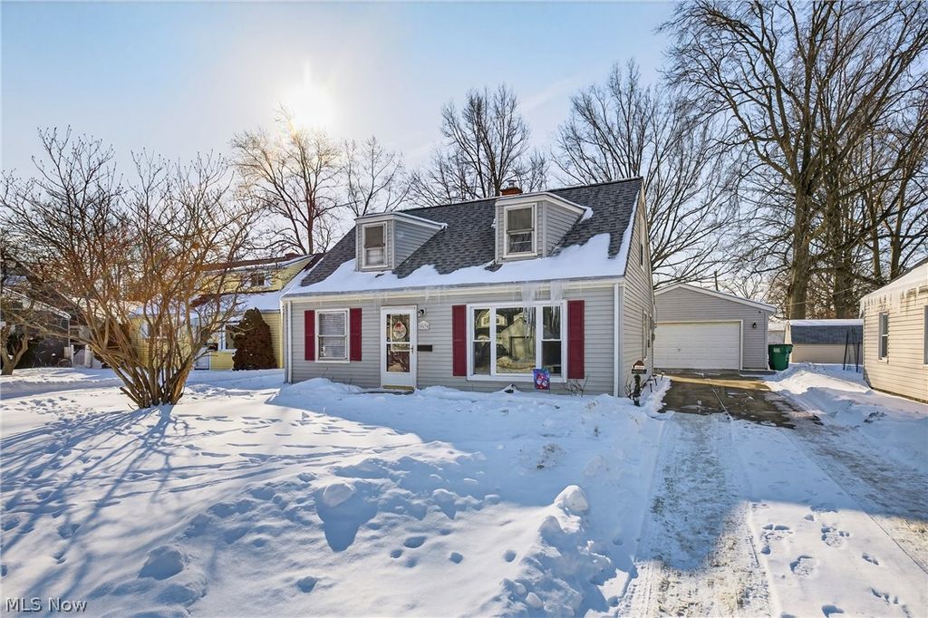 29070 W Willowick Drive, Willowick, OH 44095