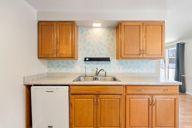 356 Tweedwood Drive, New Haven, IN 46774