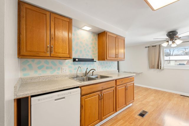 356 Tweedwood Drive, New Haven, IN 46774