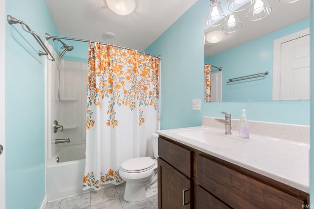 356 Tweedwood Drive, New Haven, IN 46774