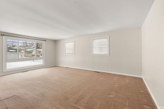 356 Tweedwood Drive, New Haven, IN 46774