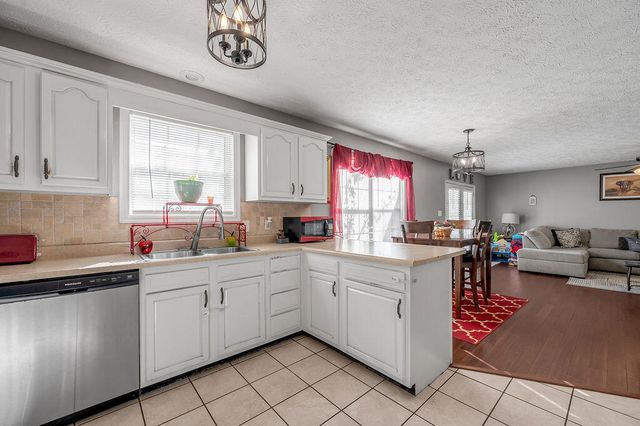 809 Thorn Trace Drive, Mt Sterling, KY 40353