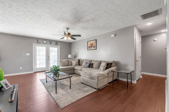 809 Thorn Trace Drive, Mt Sterling, KY 40353