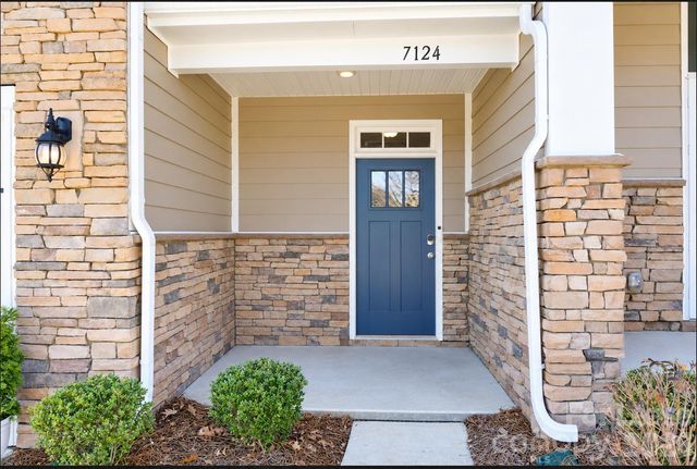 7124 Harris Bay Road, Charlotte, NC 28269