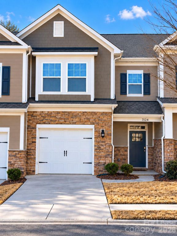 7124 Harris Bay Road, Charlotte, NC 28269