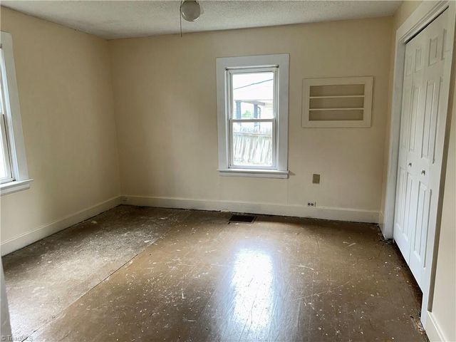 322 Hadley Street, Mount Airy, NC 27030