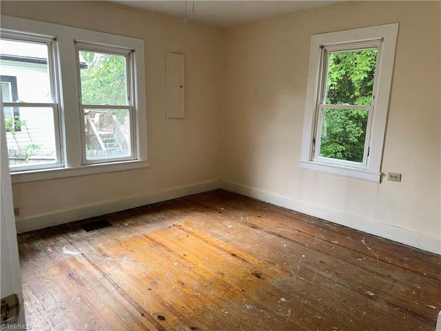 322 Hadley Street, Mount Airy, NC 27030