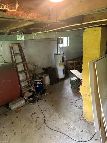 322 Hadley Street, Mount Airy, NC 27030