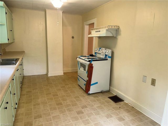 322 Hadley Street, Mount Airy, NC 27030